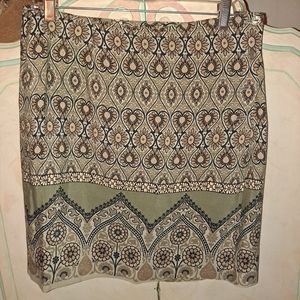Abria Wrap Skirt. Multi colored & patterned. Good Condition  Size 6/8
